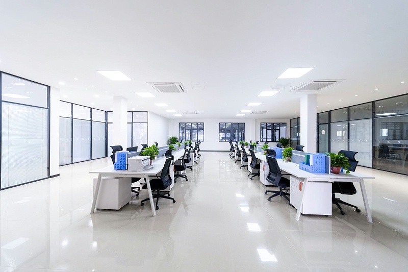 四川零零柒弱電工程公司帶你認(rèn)識(shí)，工廠(chǎng)辦公室場(chǎng)景下需要配備哪些安防設(shè)備？