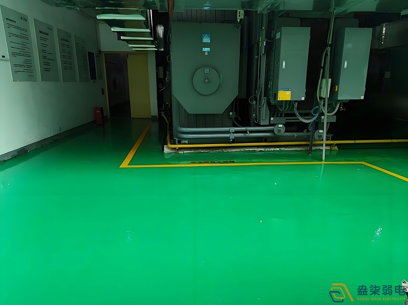 機房建設(shè)選用環(huán)氧防靜電地坪的好處？