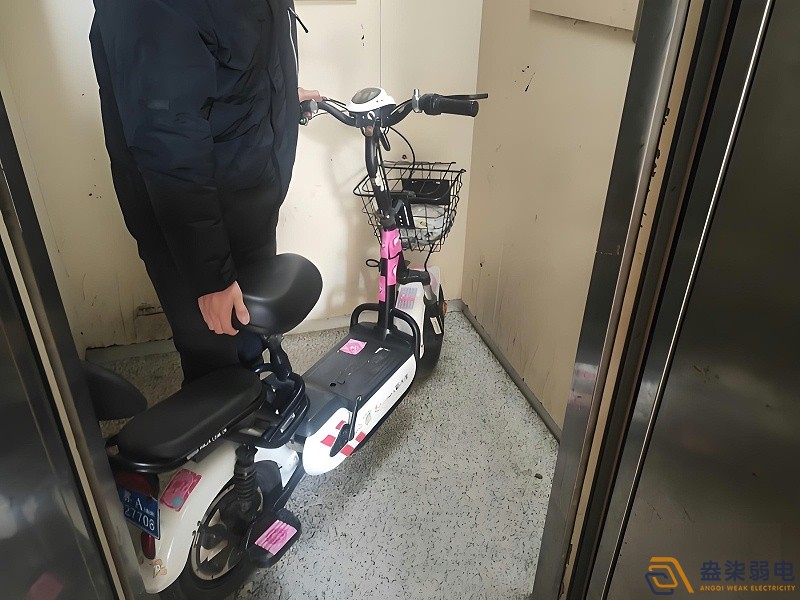 電瓶車入電梯隱患大，語音告警守安全